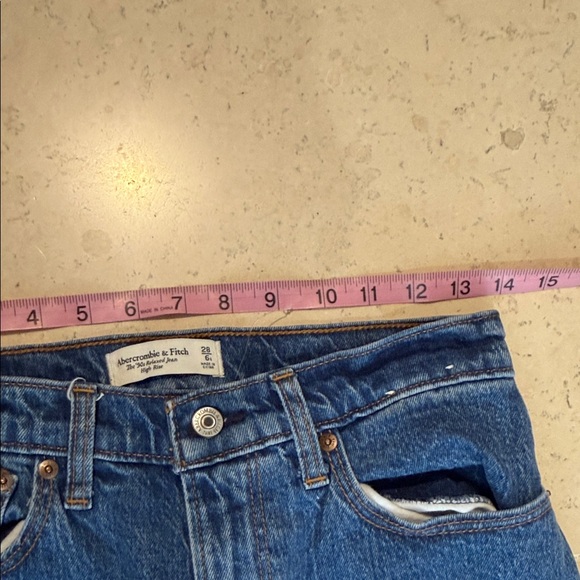 Abercrombie & Fitch90’s Relaxed Indigo Denim Jeans - Picture 5 of 5
